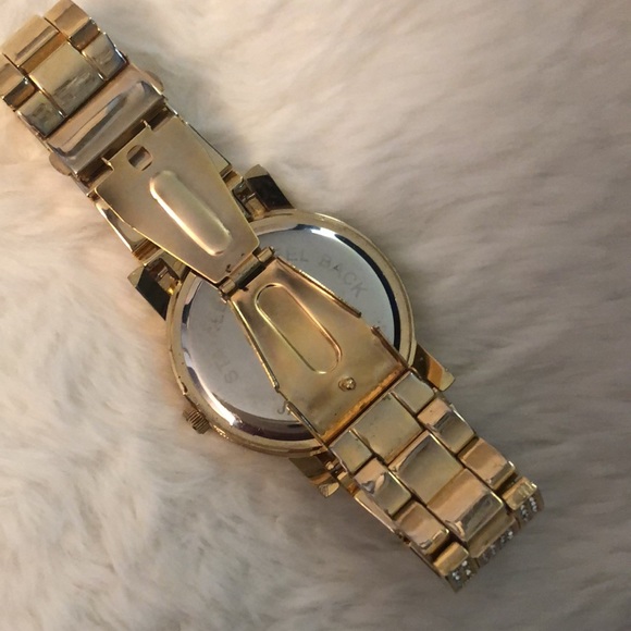 Gold tone bling watch in excellent preowned condition - Picture 7 of 13